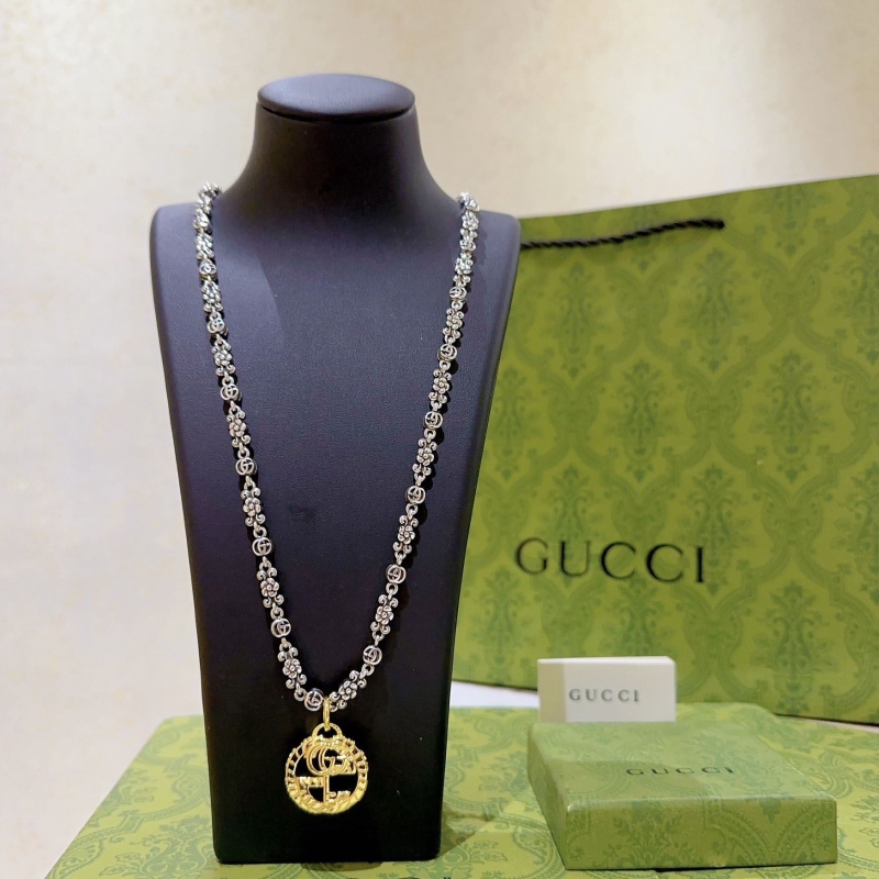G*u*i necklaces